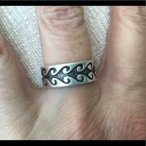 Vint sterling silver Native American etched ring